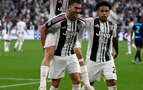 开元棋牌下载-关于那不勒斯中场组织完善，传球精准压迫力强的信息